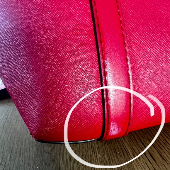 Michael Kors Medium Saffiano - Picture 3 of 4